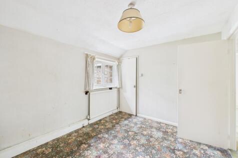 CAM02313G0-PR0095-STILL029