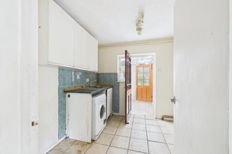 CAM02313G0-PR0095-STILL012