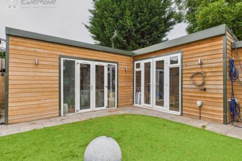 CAM05065G0-PR0013-STILL021