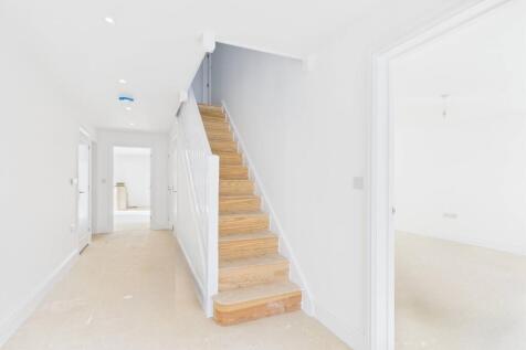 EweMove - Spalding - Pinstock Lane - Hallway