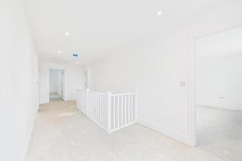 EweMove - Spalding - Pinstock Lane -  Landing