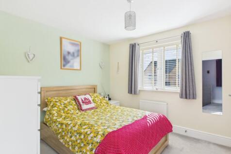 CAM02313G0-PR0098-STILL042