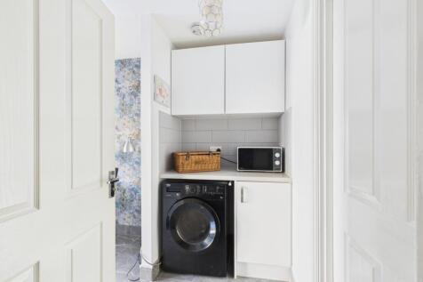 CAM02313G0-PR0097-STILL012