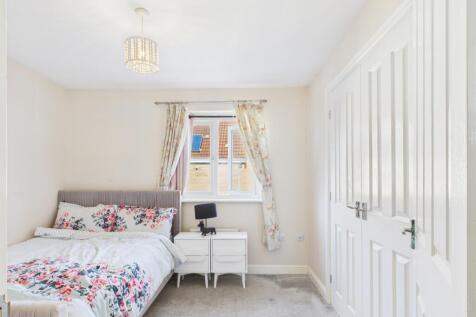 CAM02313G0-PR0097-STILL037