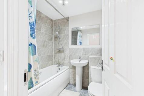 CAM02313G0-PR0097-STILL038-thumbnail-h750-70