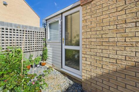 CAM02313G0-PR0097-STILL028