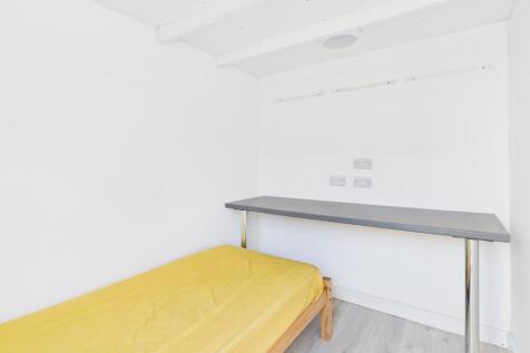 CAM02313G0-PR0097-STILL027