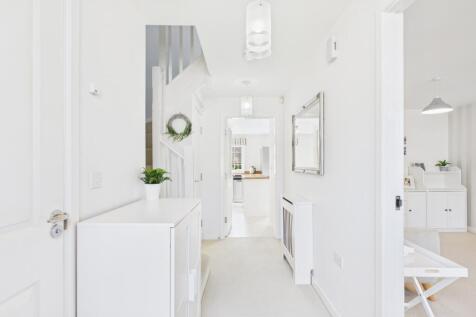 Welcoming and elegant entrance hall