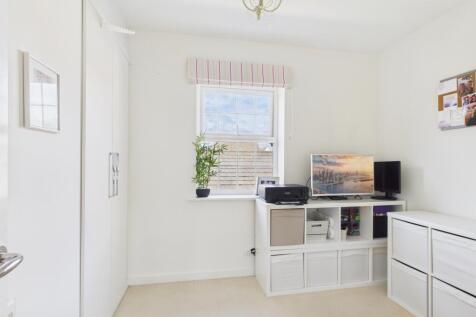 More built in wardrobes in this single room 