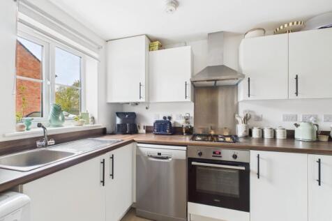 CAM03293G0-PR0247-STILL015