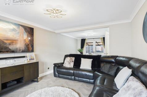 CAM05065G0-PR0015-STILL020