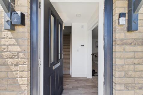 EweMove Spalding - Jubilee Way - Front of House