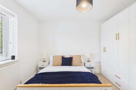 EweMove Spalding - Jubilee Way - Bedroom