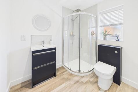 EweMove Spalding - Jubilee Way - Main Bathroom