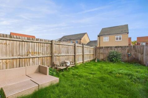 A grassy retreat to host family and friends or for