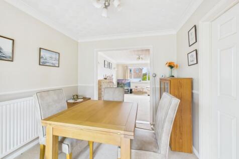 6. CAM04922G0-PR0079-STILL010