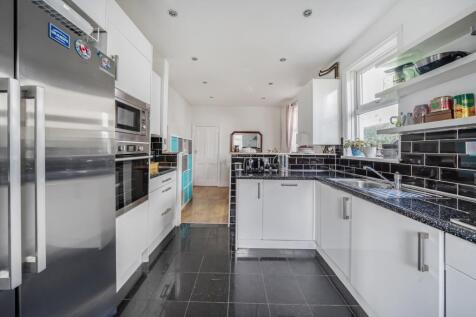 34 Thorpe Lea Rd, kitchen 2