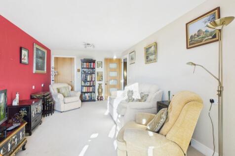 CAM04922G0-PR0072-STILL004