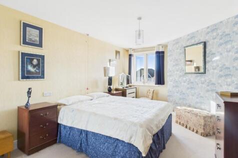 CAM04922G0-PR0072-STILL010