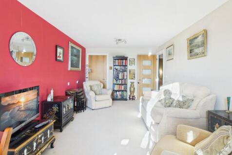 CAM04922G0-PR0072-STILL006