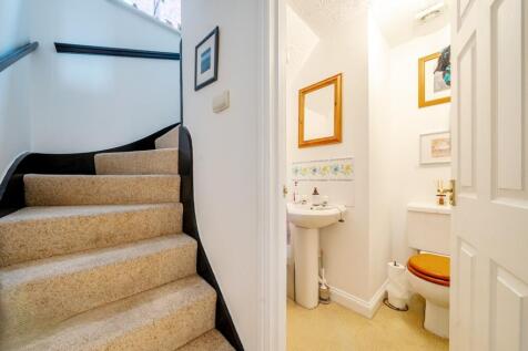 Balintore Rise downstairs cloakroom