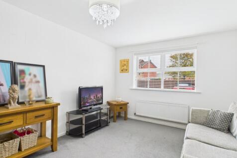 CAM03293G0-PR0249-STILL001