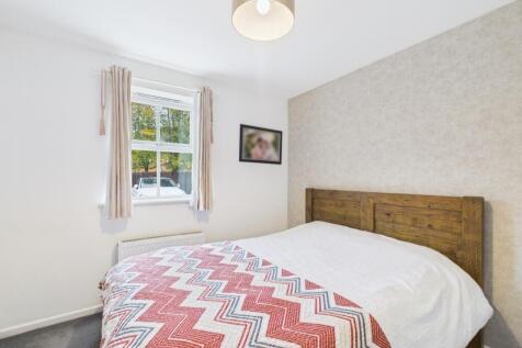 CAM03293G0-PR0249-STILL021