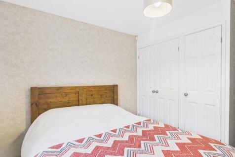 CAM03293G0-PR0249-STILL017