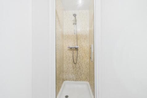 CAM03293G0-PR0249-STILL026