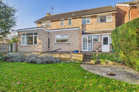 CAM03293G0-PR0250-STILL005