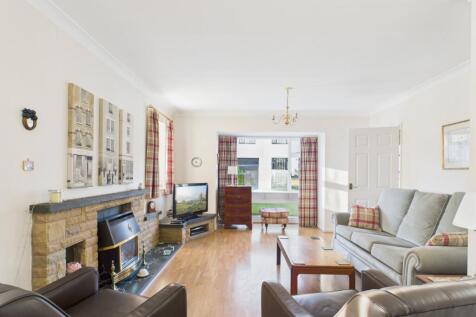 CAM03293G0-PR0250-STILL010