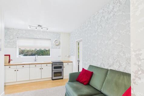 CAM03293G0-PR0250-STILL016