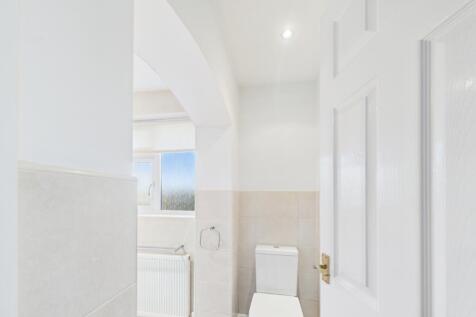 CAM03293G0-PR0250-STILL028