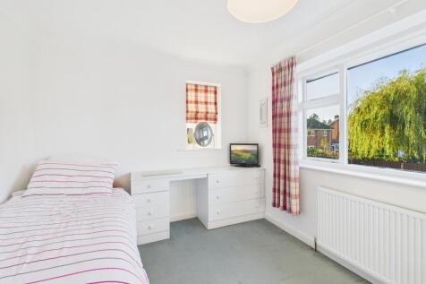 CAM03293G0-PR0250-STILL034