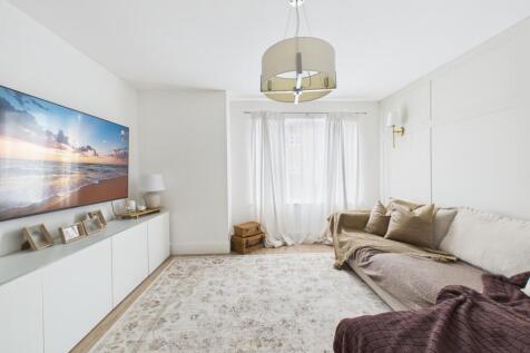 4. CAM04922G0-PR0088-STILL007