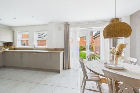 6. CAM04922G0-PR0088-STILL001