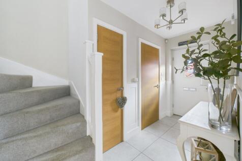 10. CAM04922G0-PR0088-STILL011