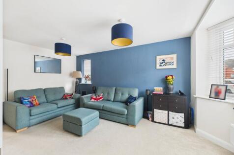 6. CAM04922G0-PR0085-STILL005