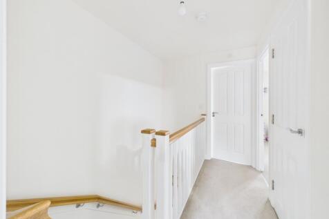 12. CAM04922G0-PR0085-STILL013