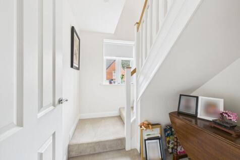 19. CAM04922G0-PR0085-STILL012