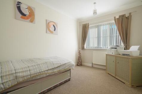 EweMove Scunthorpe Estate Agents - Double Bedroom 
