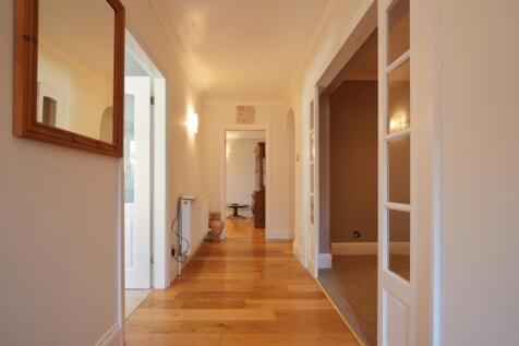 EweMove Scunthorpe Estate Agents - Entrance Hallwa