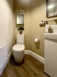 Estate Agents EweMove Scunthorpe - WC