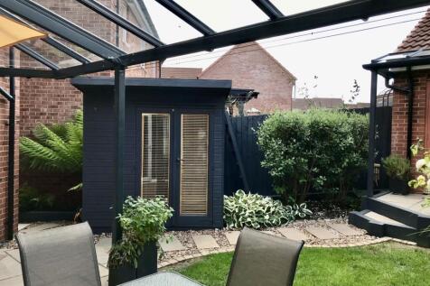 Estate Agents EweMove Scunthorpe - Patio