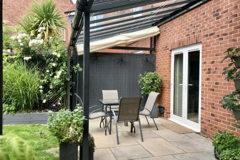 Estate Agents EweMove Scunthorpe - Patio