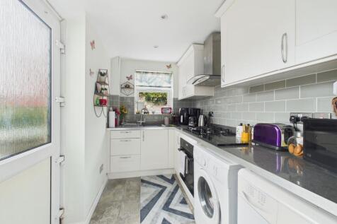 6. CAM04922G0-PR0084-STILL002