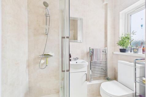 8. CAM04922G0-PR0084-STILL006