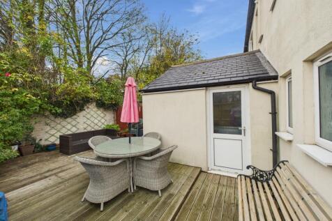 13. CAM04922G0-PR0084-STILL018