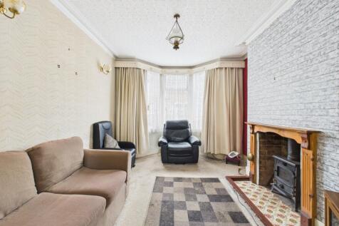 2. CAM04922G0-PR0093-STILL009