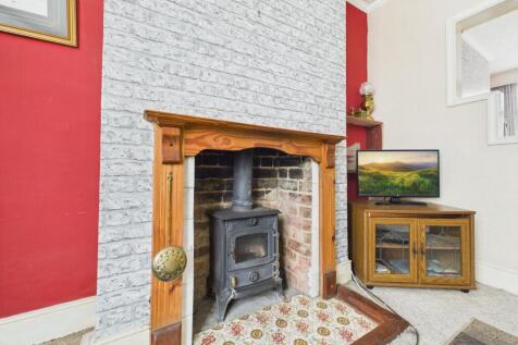 6. CAM04922G0-PR0093-STILL012